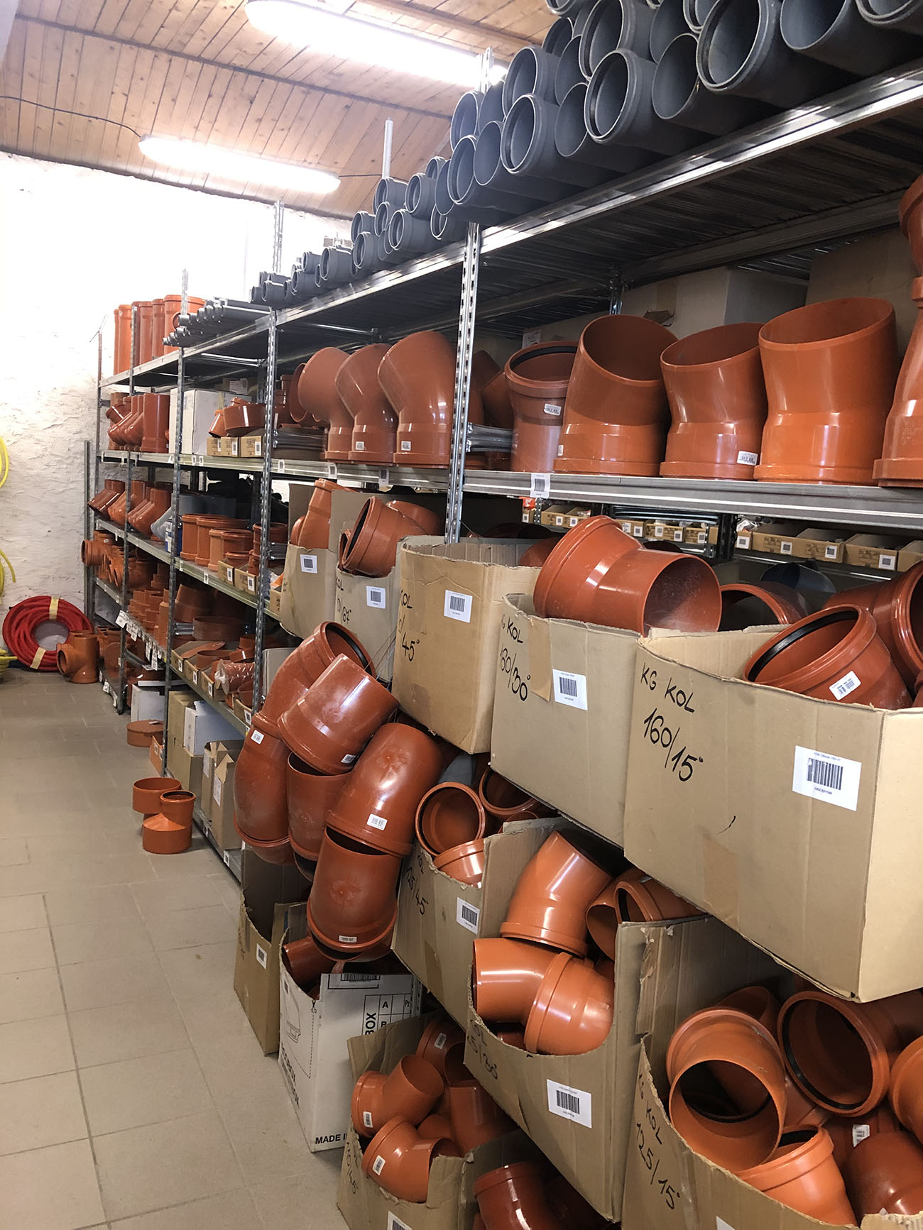 Máme rozsáhlé sklady materiálů