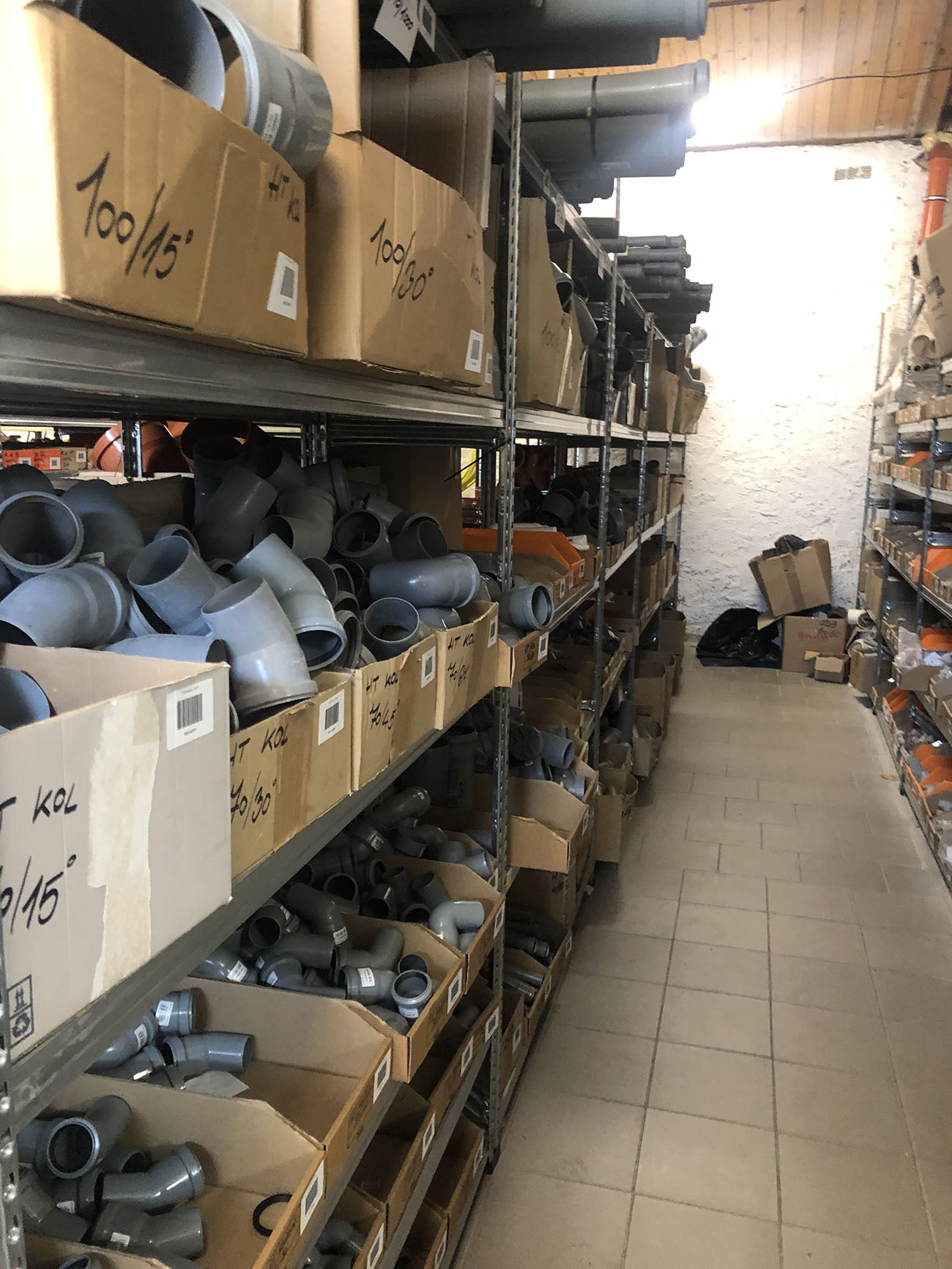 Máme rozsáhlé sklady materiálů