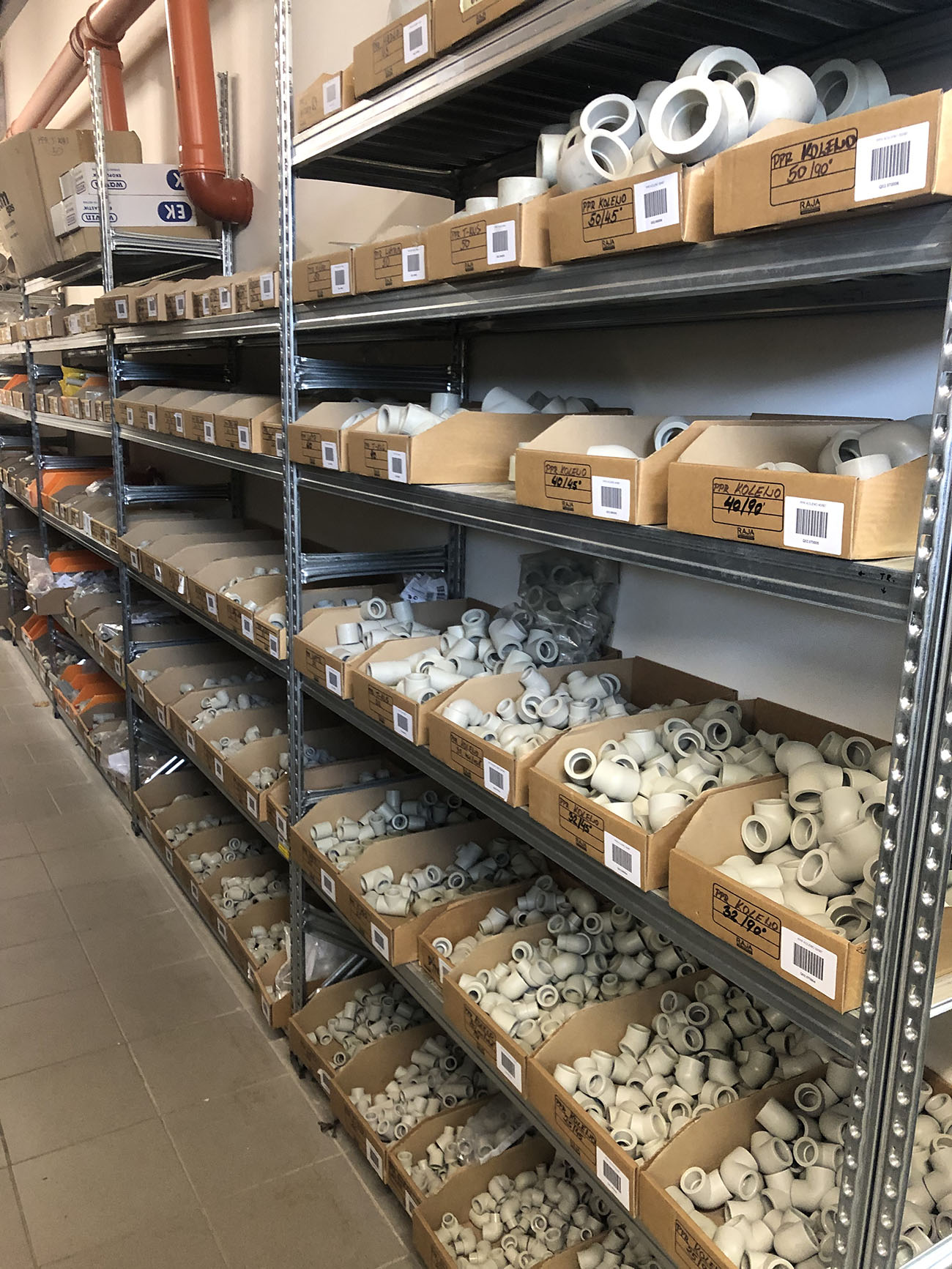 Máme rozsáhlé sklady materiálů